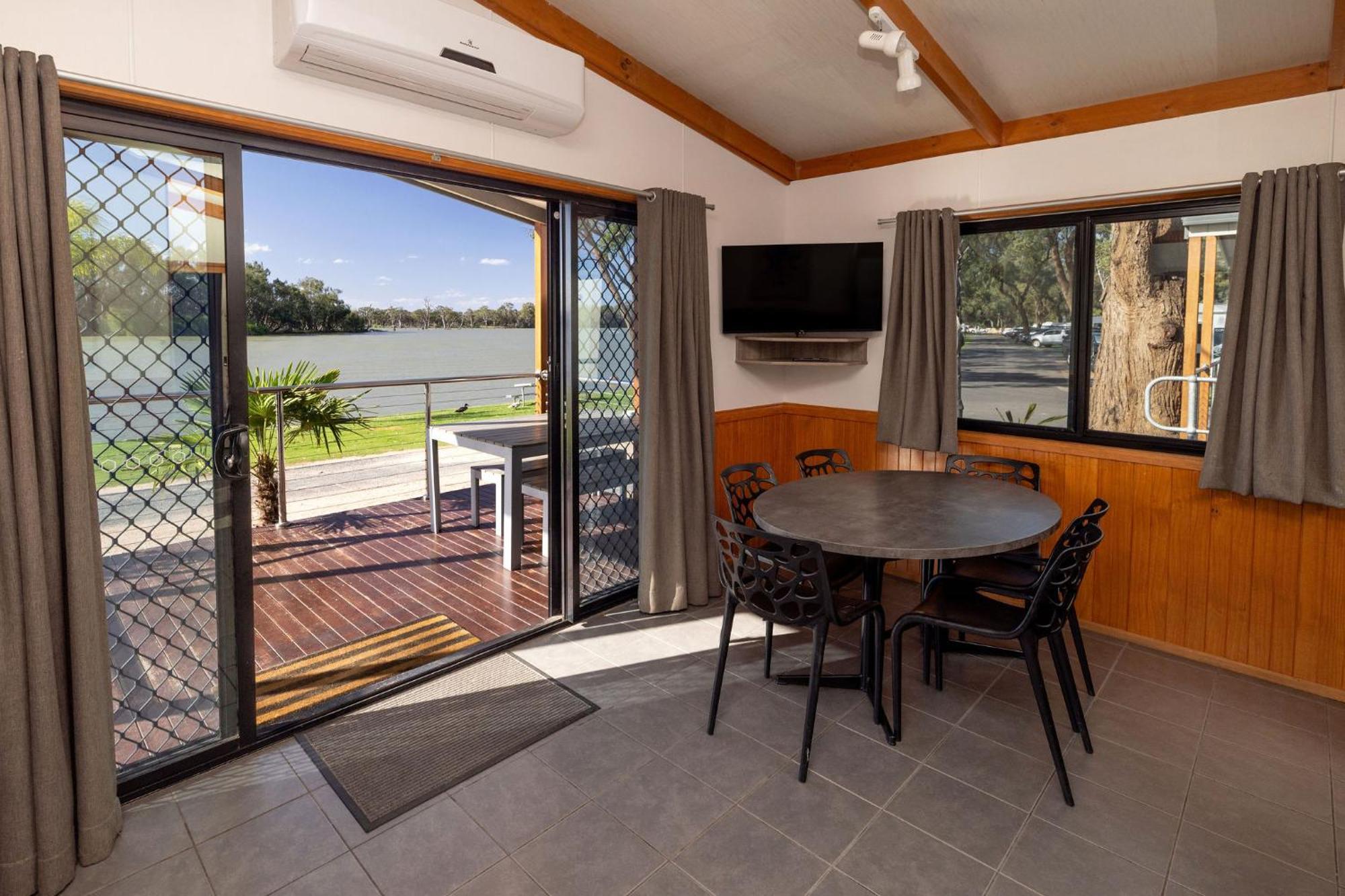 Big4 Renmark Riverfront Holiday Park Esterno foto