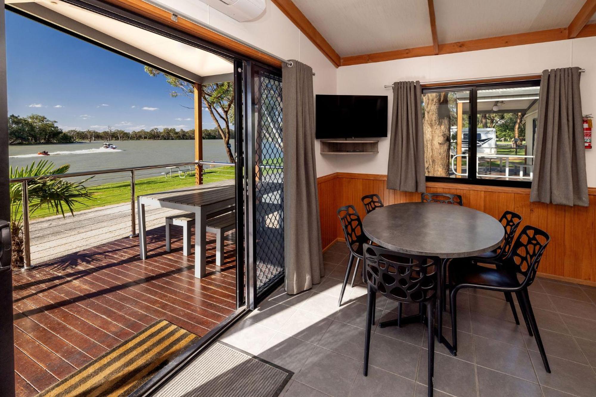 Big4 Renmark Riverfront Holiday Park Esterno foto