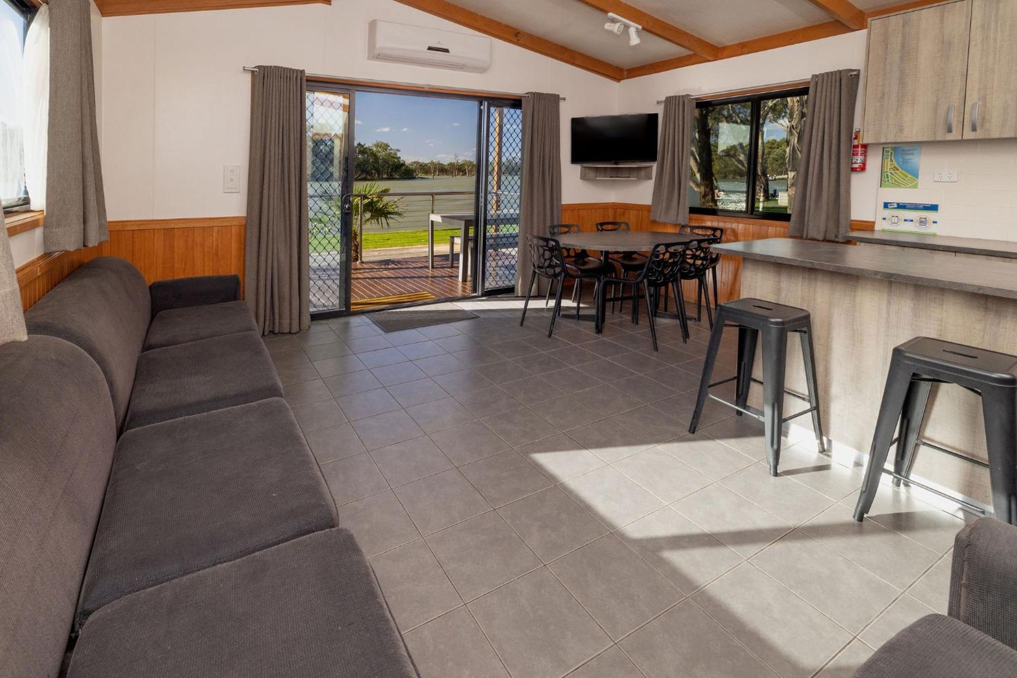Big4 Renmark Riverfront Holiday Park Esterno foto