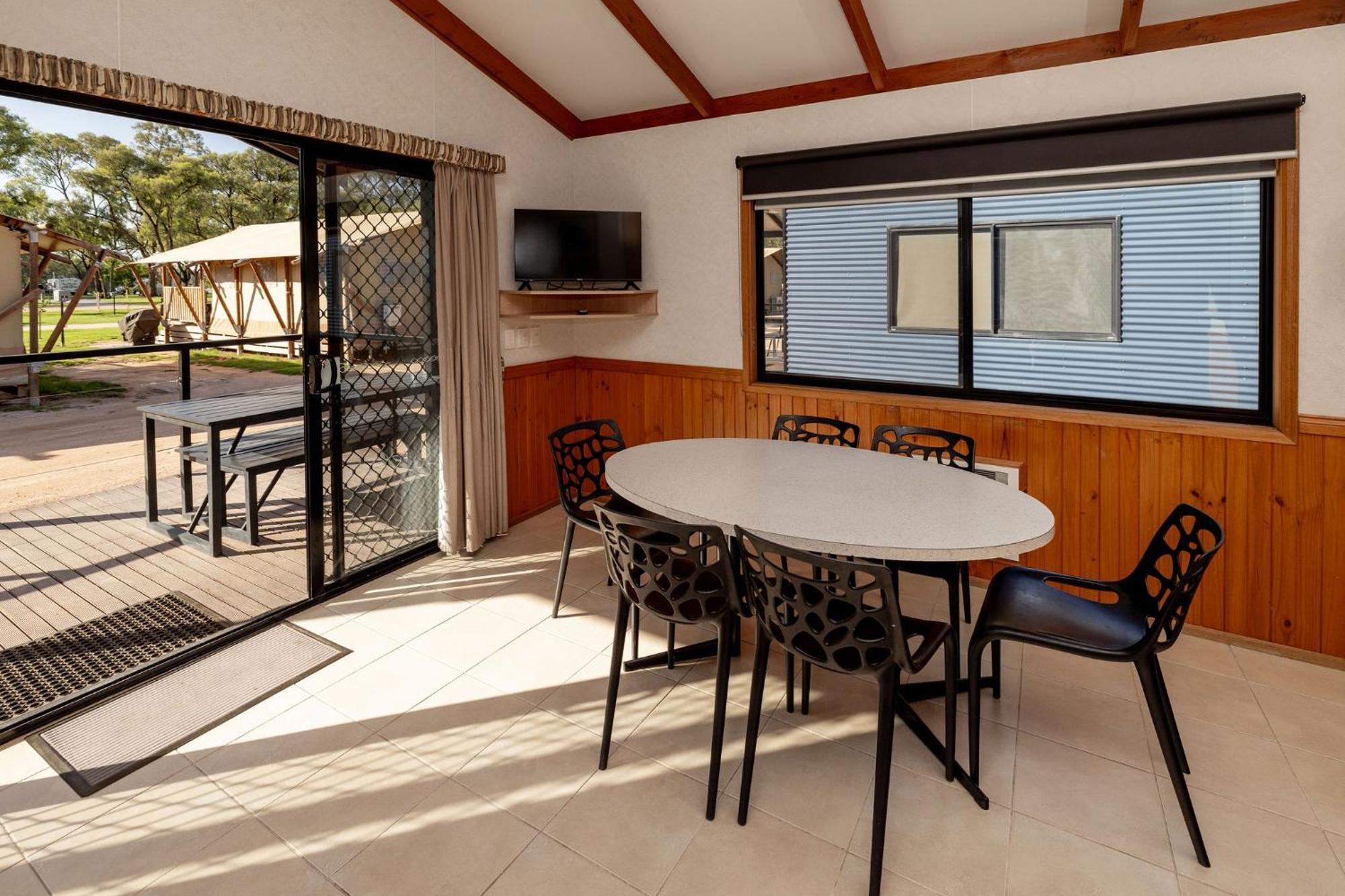 Big4 Renmark Riverfront Holiday Park Esterno foto